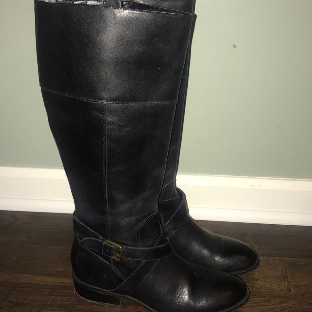 Knee boots